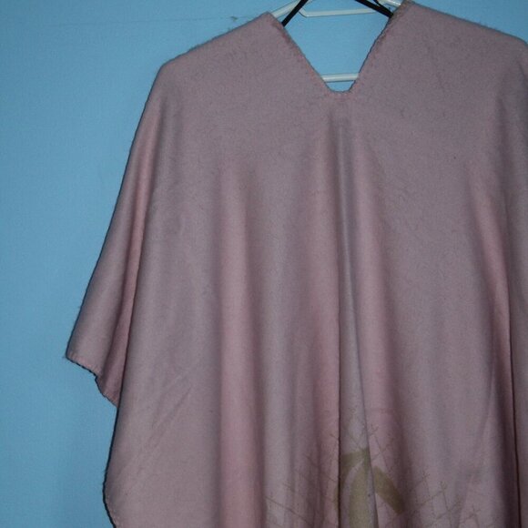 Juicy Couture Women's Pink and Tan Wrap Shawl JC Logo NWT - Picture 14 of 16